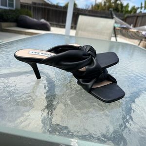 Like New Steve Madden Black Athena Sandals Size 8